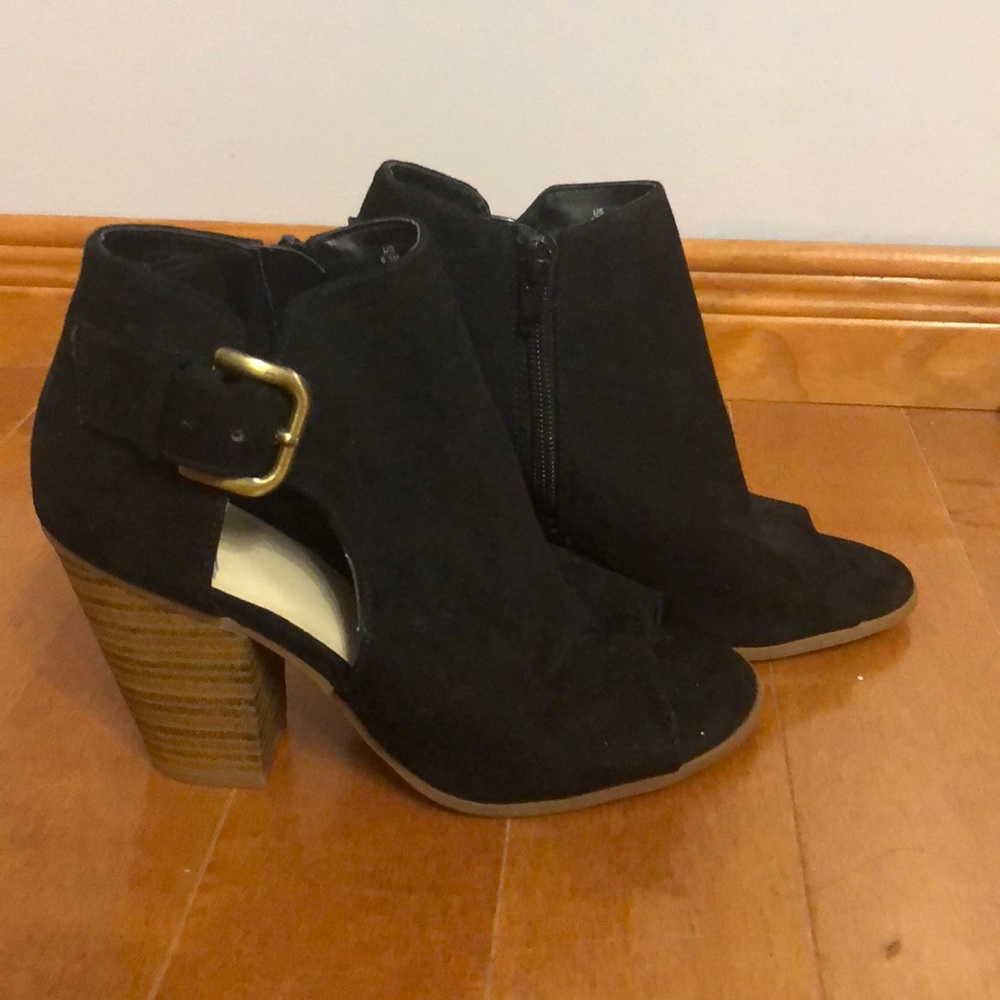 NWOT Booties